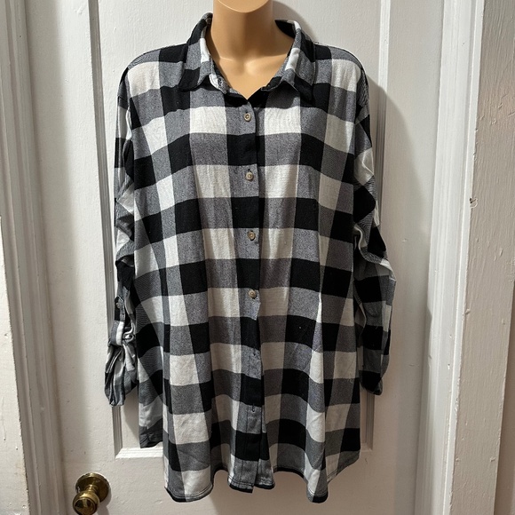 Rue21 Tops - Rue + Black Buffalo Plaid Button Down Shirt in 4X